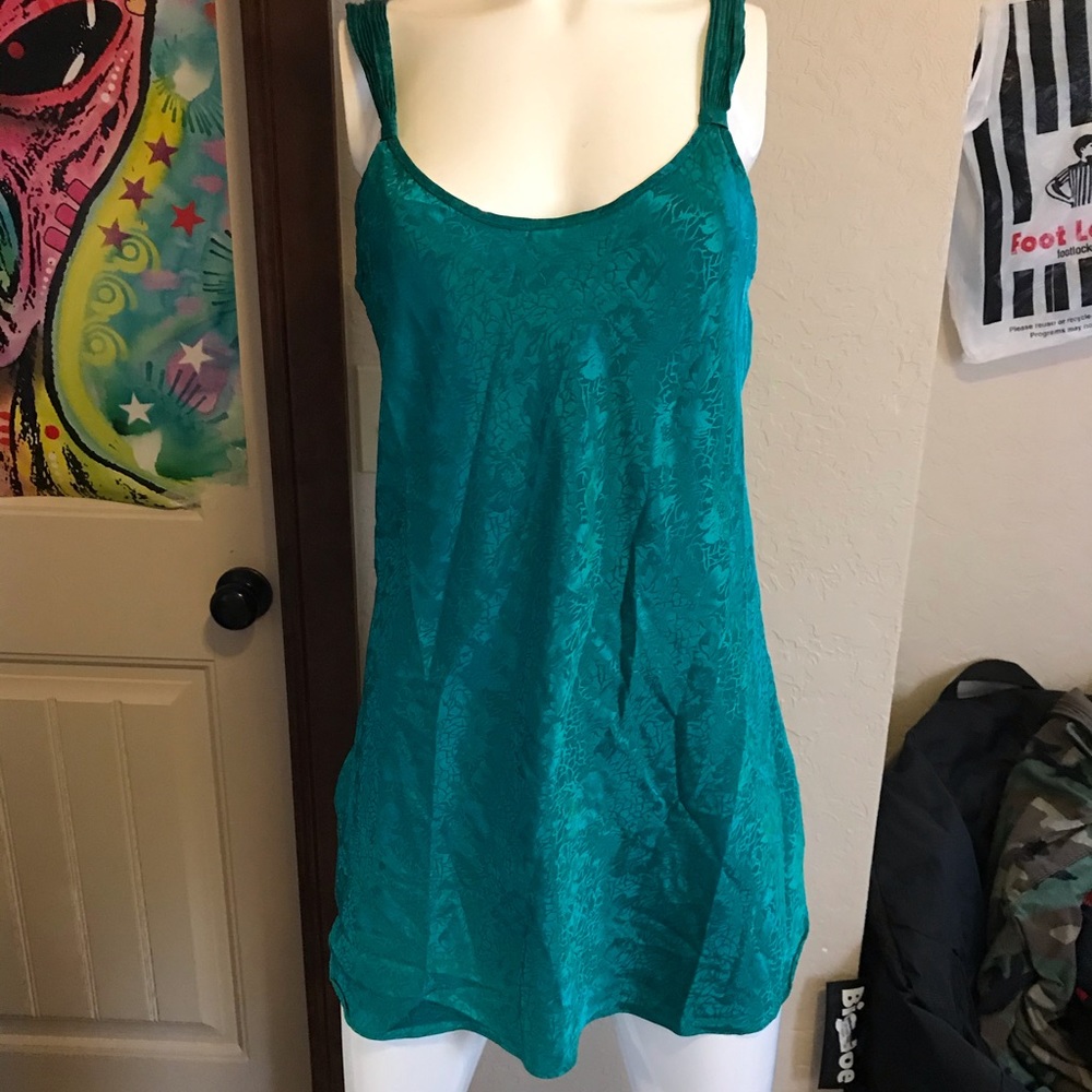 Green Nighttime Slip Tank